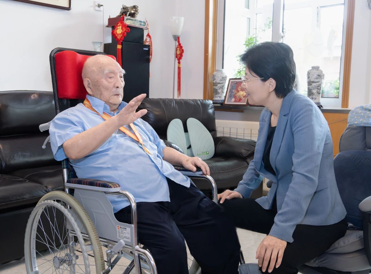 法西斯.jpg 法西斯.jpg