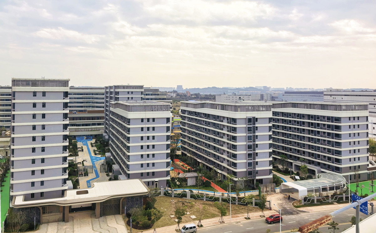 实景图-尊龙凯时海峡承建的晋江市集成电路科学园邻里中心项目顺利通过竣工联合验收 (1)_副本.jpg